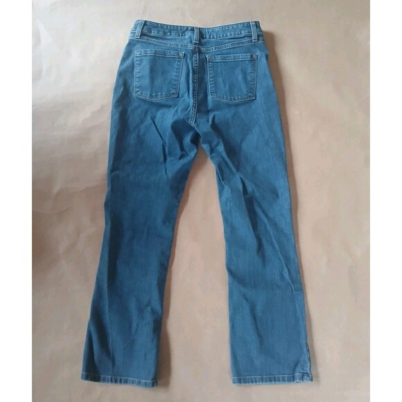 LL Bean Classic Fit Straight Leg Jeans Med Wash Womens Size 8 Classic 90s Basic - Picture 2 of 13